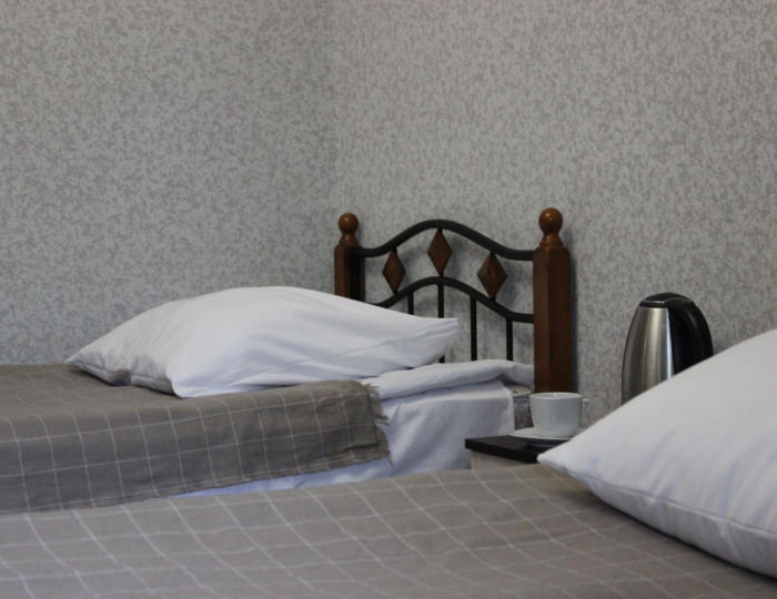 Комната стандарт с 3 односпальными и 1 двуспальной кроватью - Гостевой дом «Звездная» Домодедово