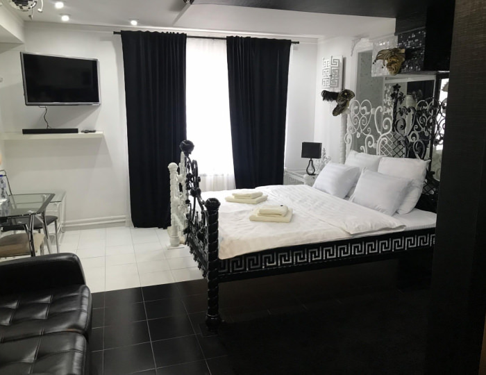 Номер полулюкс с 1 двуспальной кроватью Черно-Белое - Гостевой дом «Времена Года» Домодедово