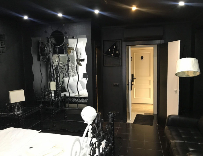 Номер полулюкс с 1 двуспальной кроватью Черно-Белое - Гостевой дом «Времена Года» Домодедово