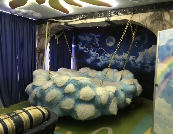 Номер полулюкс с 1 двуспальной кроватью Небеса - Гостевой дом «Времена Года» Домодедово