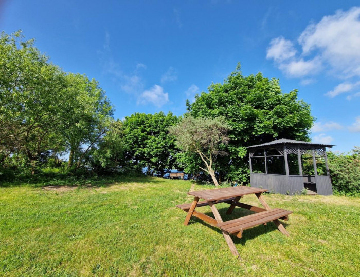 Коттедж «Глэмпинг Кусто» Янтарный