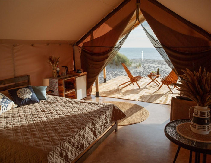 Тент-хаус с высокой террасой - Глэмпинг «Море рядом» Янтарный