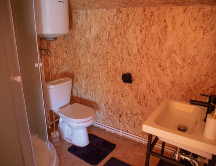 Тент-хаус с высокой террасой и видом на море - Глэмпинг «Море рядом» Янтарный