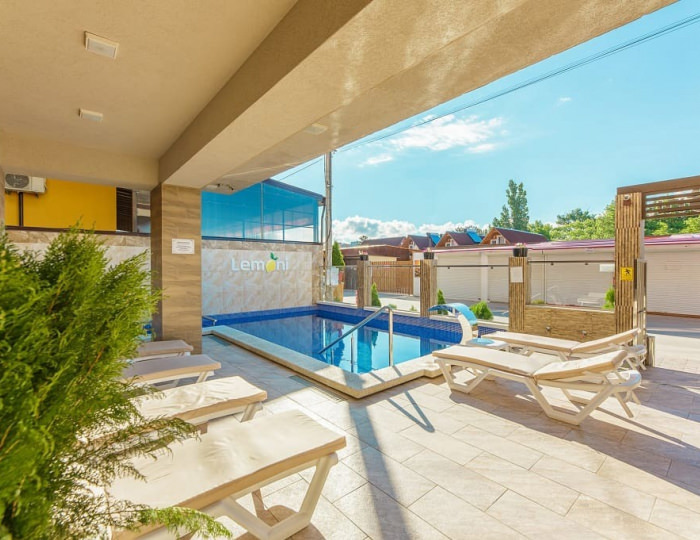 Отель Lemoni Hotel / Лемони