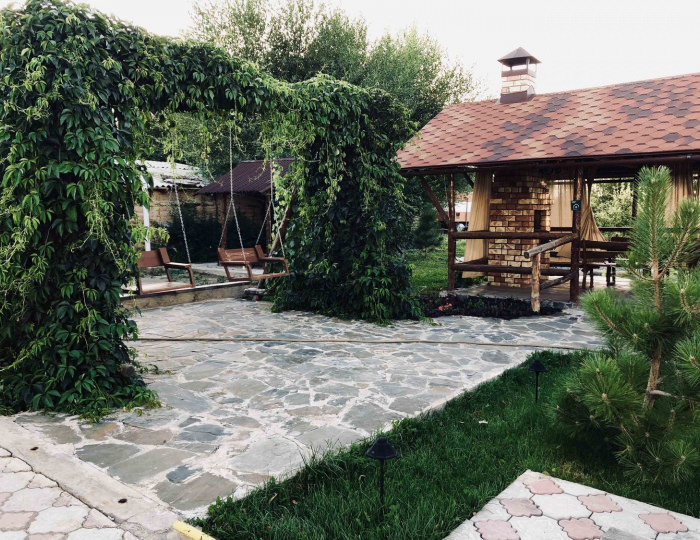 Отель Green Yard / Грин Ярд Каракол