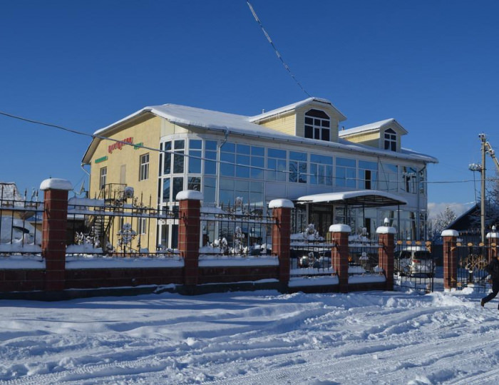 Отель «Альтамира» Каракол