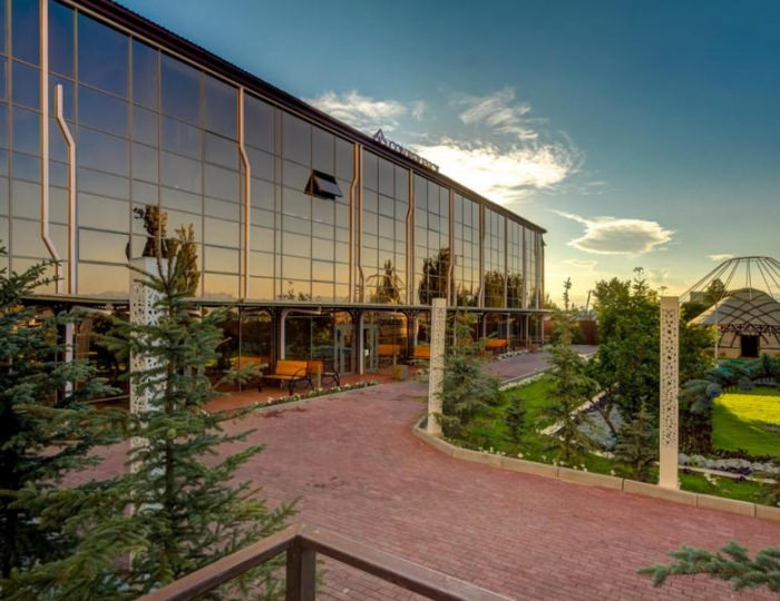 Отель Karagat Hotel / Карагат Каракол