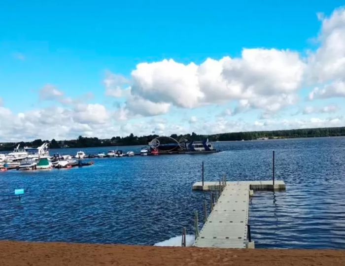 Пляж - Отель «Яхт-клуб Новый берег»