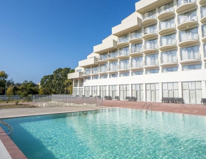 Открытый бассейн - Отель «Европа» Гагра