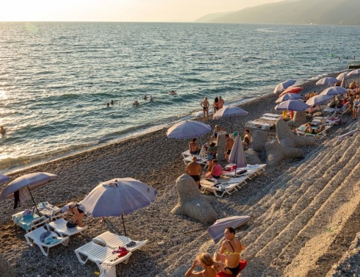 Песчано-галечный пляж - Отель «Европа» Гагра