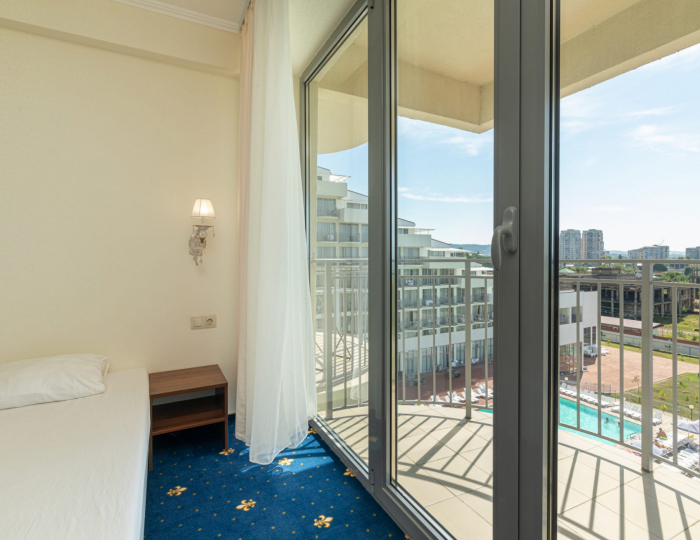 Стандарт 2-местный 1-комнатный TWIN с видом на море/бассейн - Отель «Европа» Гагра