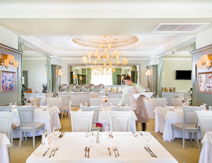 Зал брассери «La Croisette» - Отель Mistral Hotel & SPA / Мистраль СПА