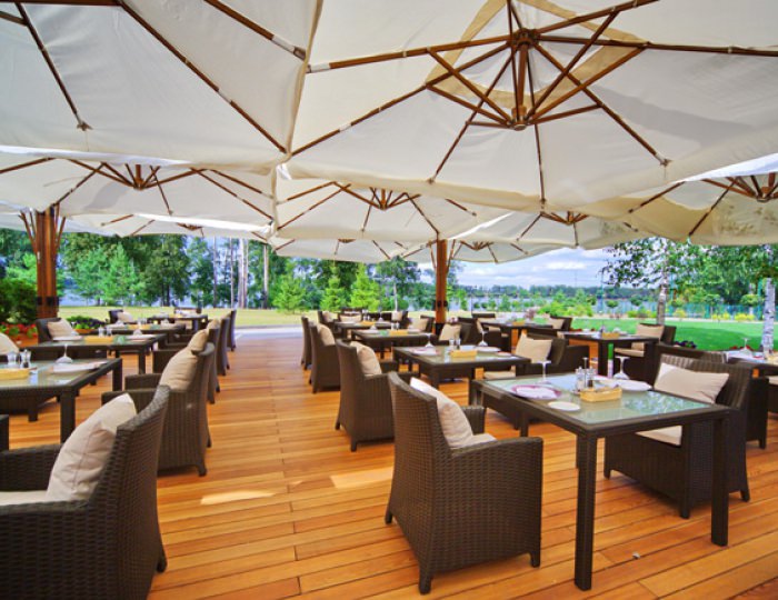 Зал летнего кафе «La Dolce Vita» - Отель Mistral Hotel & SPA / Мистраль СПА