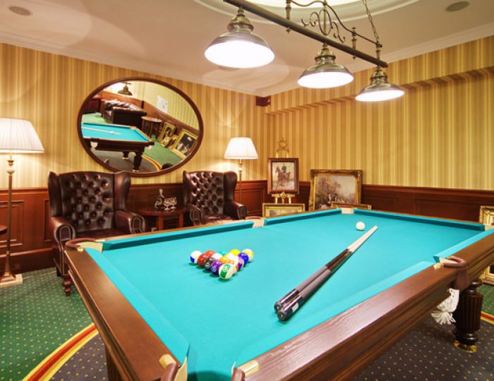 Зал бильярд-бара «Straight 8» - Отель Mistral Hotel & SPA / Мистраль СПА