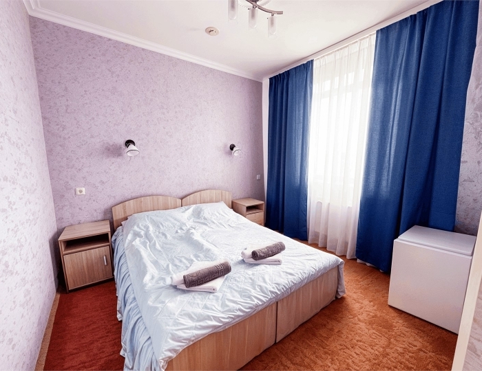 Номер 1 категории двухместный "Дабл+"Спорткорпус (двухкомнатный) - ЛОК «Долина Алтая»