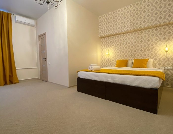 Первая категория "стандарт" с одной кроватью «King size» или "Queen size" - Бутик отель Statler / Статлер Бийск