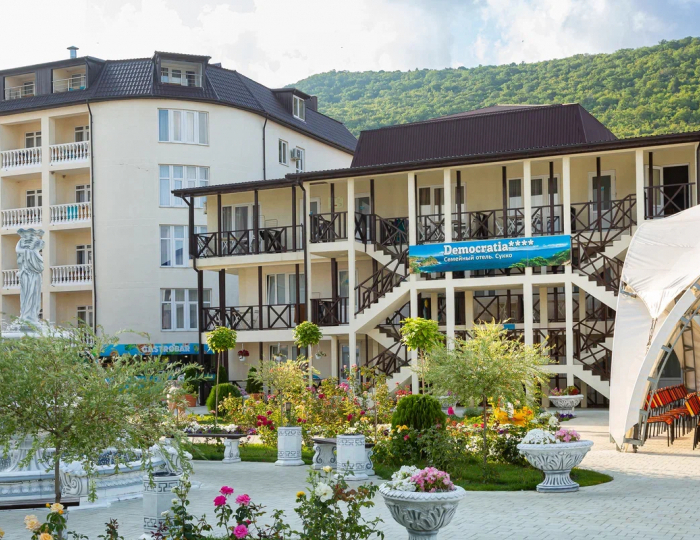 Отель Democratia Ultra All Inclusive Family Hotel / Демократия Ультра Все Включено