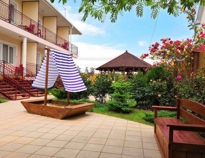 Мини-гостиница «Уютный дворик» Песчаное