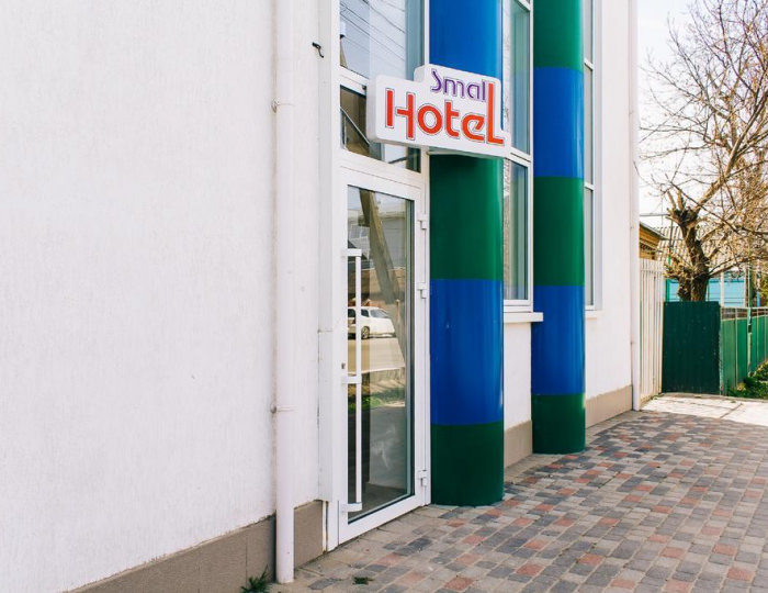 Отель Small Hotel / Смолл Славянск-на-Кубани