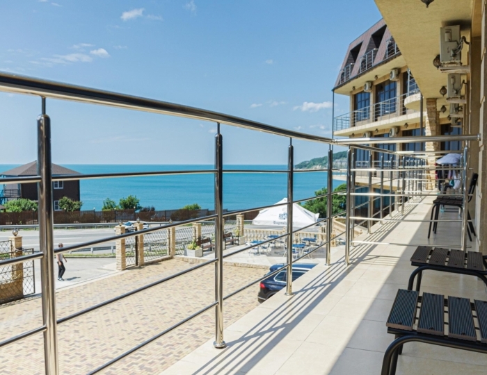 Отель Лайтхаус / Lighthouse