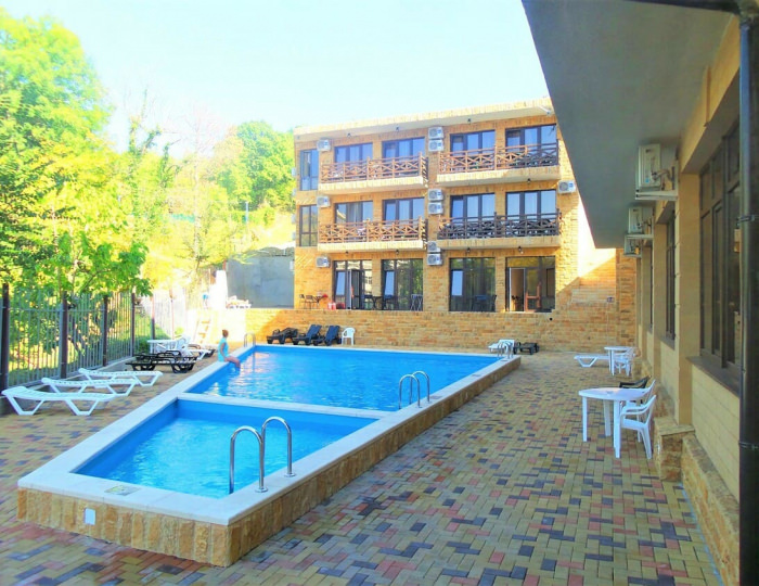 Открытый бассейн - Отель Лайтхаус / Lighthouse