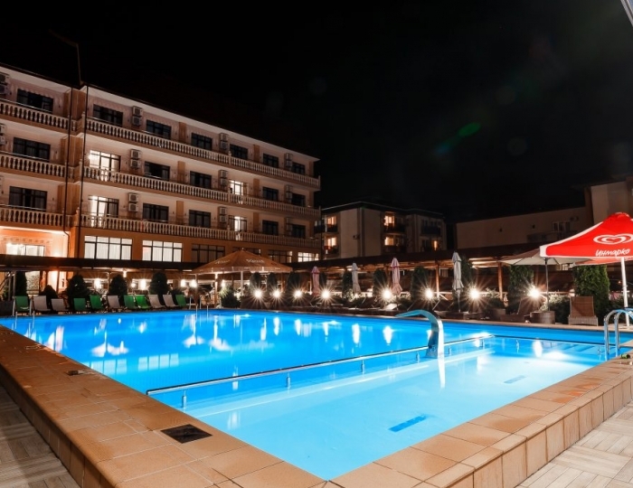 Отель «Голден Резорт» Новомихайловский