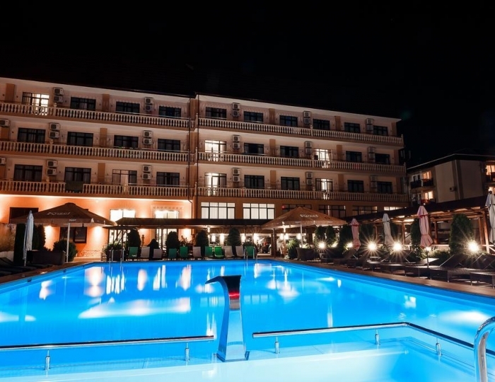 Отель «Голден Резорт» Новомихайловский