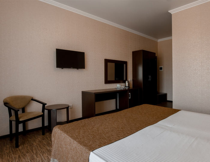 Стандарт 2-местный вид на бассейн - Отель «Голден Резорт» Новомихайловский