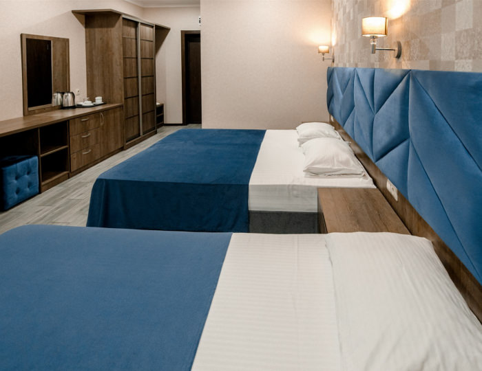 Стандарт 3-местный вид на бассейн 5 этаж - Отель «Голден Резорт» Новомихайловский