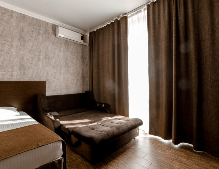 Стандарт 3-местный вид на басейн - Отель «Голден Резорт» Новомихайловский