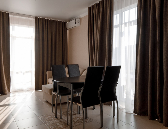 Люкс 4-местный 2-комнатный вид на бассейн - Отель «Голден Резорт» Новомихайловский