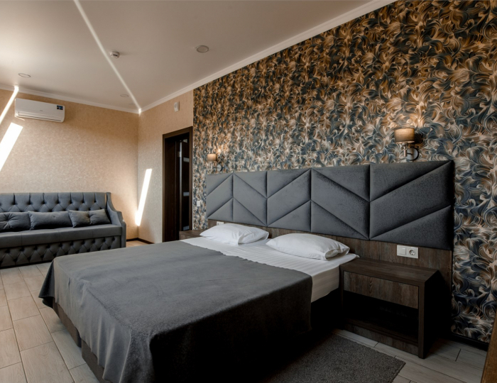 Люкс 4-местный 2 комнатный вид на бассейн 5 этаж - Отель «Голден Резорт» Новомихайловский