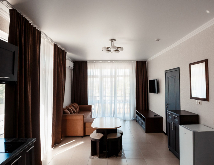 Люкс 4-местный 2-комнатный вид на реку - Отель «Голден Резорт» Новомихайловский