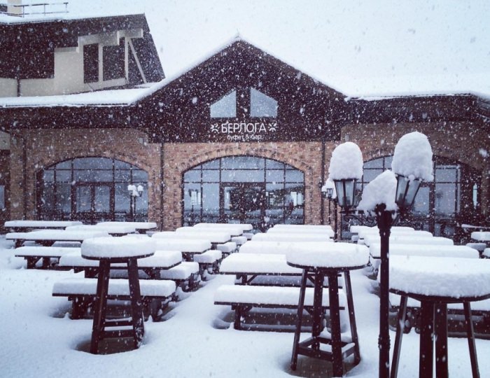 Кафе «Берлога» - Отель Ski Village / Ски Вилладж Красная Поляна