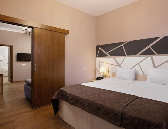 2-комн. семейный на клубном этаже - Отель Ski Village / Ски Вилладж Красная Поляна