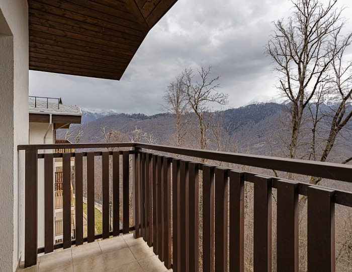 Стандарт на клубном этаже с балконом и видом на горы - Отель Ski Village / Ски Вилладж Красная Поляна