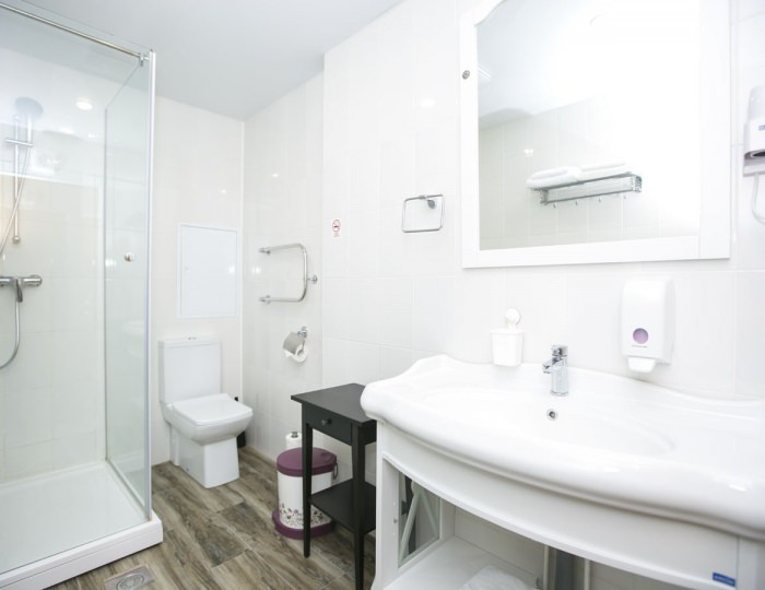 Двухкомнатный полулюкс - BoogelWoogel Bar & Hotel / БугельВугель Бар и Отель