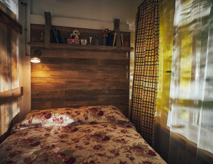 Номер стандарт комфорт с 1 двуспальной кроватью - Отель «Каморка с лежанкой у окна» Звенигород