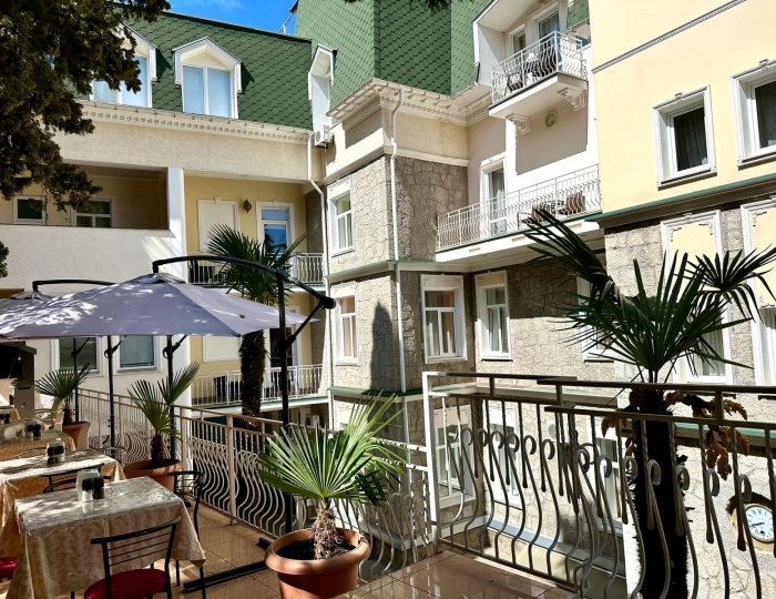 Курортный отель «Империал 2011»