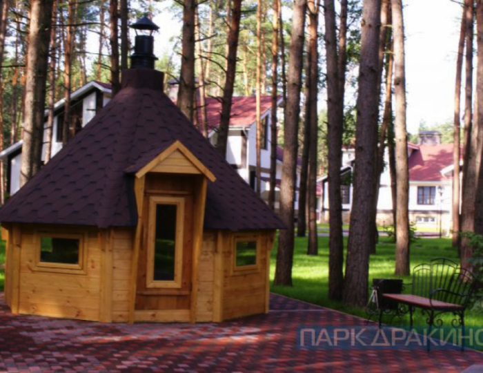 Площадка у гриль - домика, «Печка» - Парк-отель «Русский» (бывш. «Дракино»)