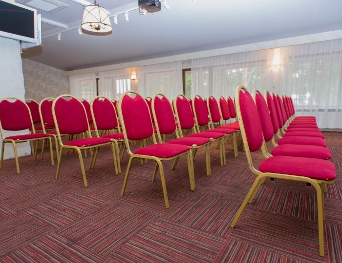 Зал ресторана «Клюква в сахаре» (2 этаж) - Парк-отель «Русский» (бывш. «Дракино»)