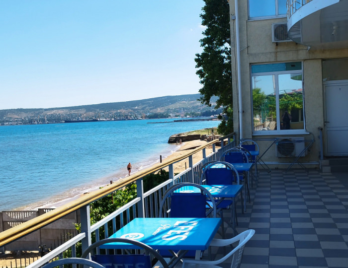 Номер 3-местный 1-комнатный с видом на море - Гостиница «Золотые Пески» Феодосия