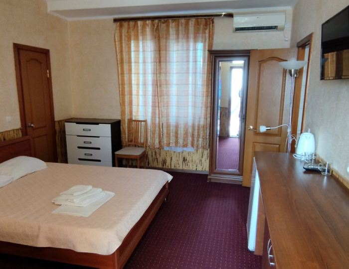 Номер 3-местный 1-комнатный с видом на море - Гостиница «Золотые Пески» Феодосия