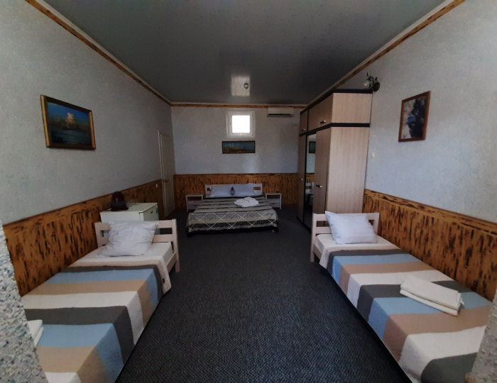 Номер 4-местный 1-комнатный с видом на море - Гостиница «Золотые Пески» Феодосия