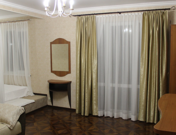 Люкс 3-местный с французским балконом - Комплекс отдыха «Три сосны» Феодосия