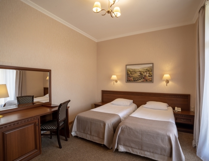 Комфорт 2-мест 1-ком К1К2м1кц (центр.  корпус) - Клинический санаторий «Металлург» Сочи