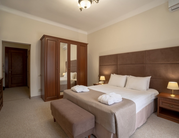 Люкс Л2м2к1,Люкс 2-местный 2-комнатный - Клинический санаторий «Металлург» Сочи