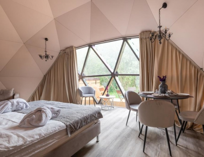 Геокупол Сьют "Замки Луары" - Глэмпинг Vazuza Love / Вазуза Лав Лебедки