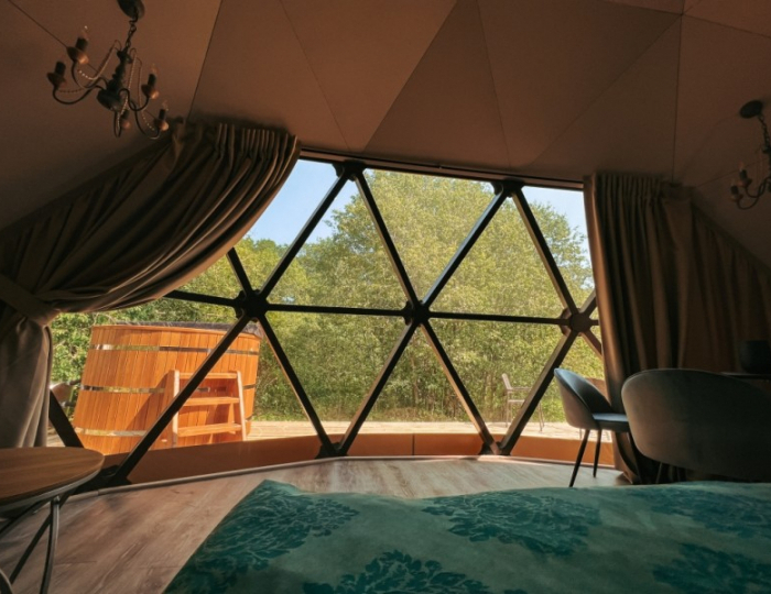 Геокупол Сьют  "Лазурный берег" - Глэмпинг Vazuza Love / Вазуза Лав Лебедки