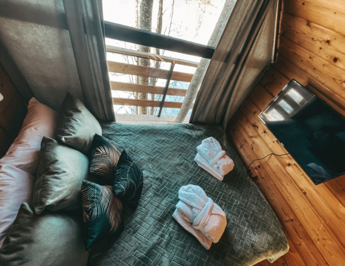 Домик 4-местный двойной Дуэт с джакузи - Глэмпинг Vazuza Love / Вазуза Лав Лебедки